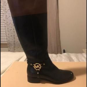 MK boots size 6